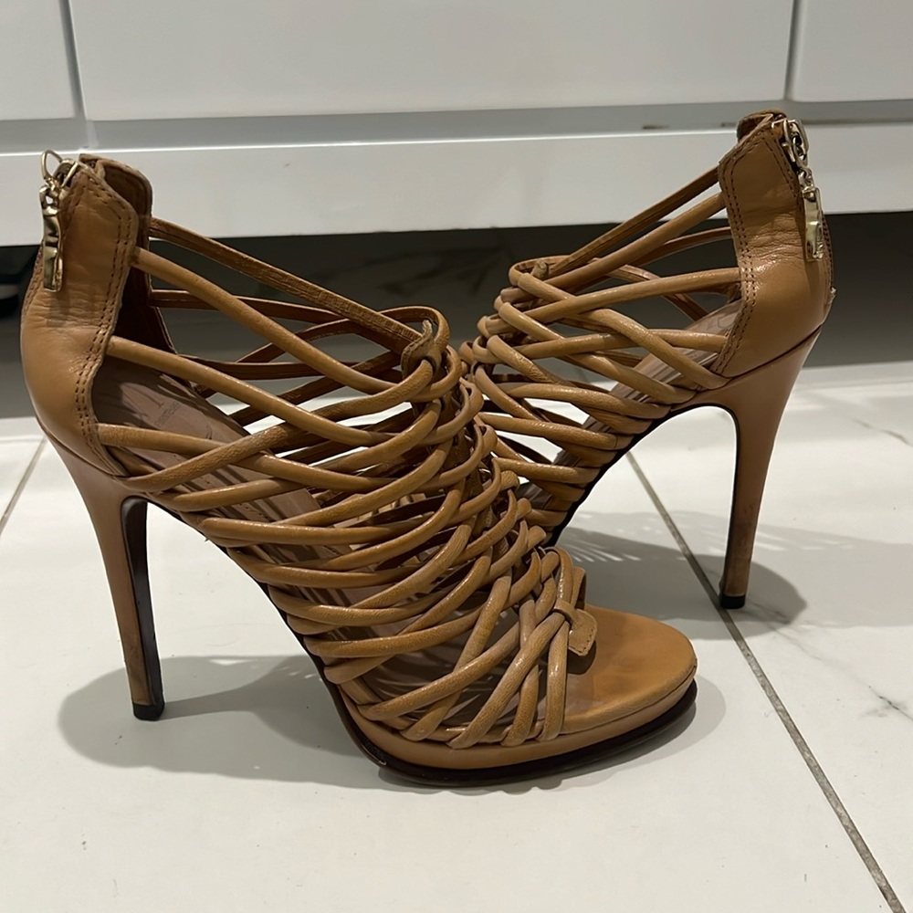 Diane Von Frustenberg gladiator sandal size 7